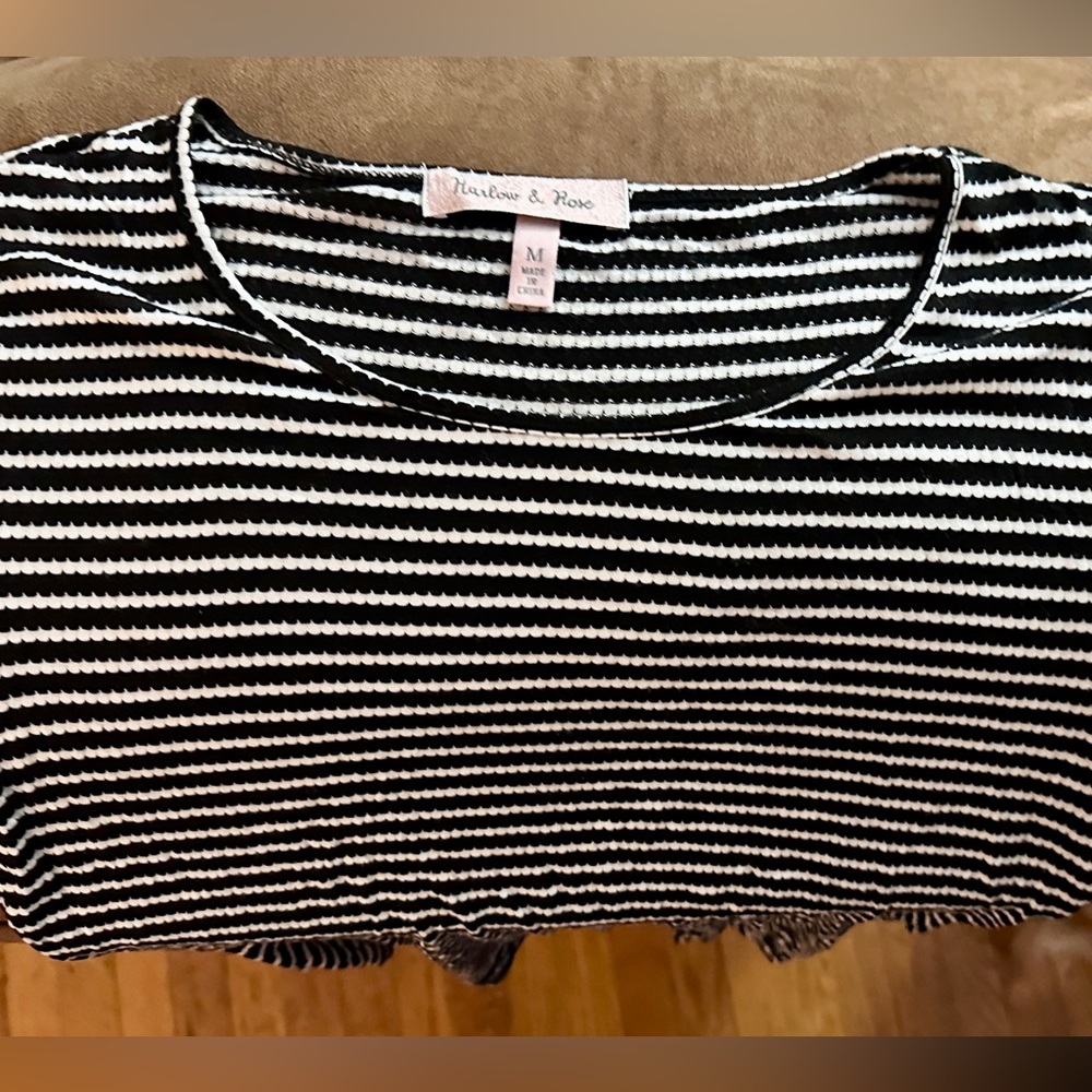 Short sleeve top